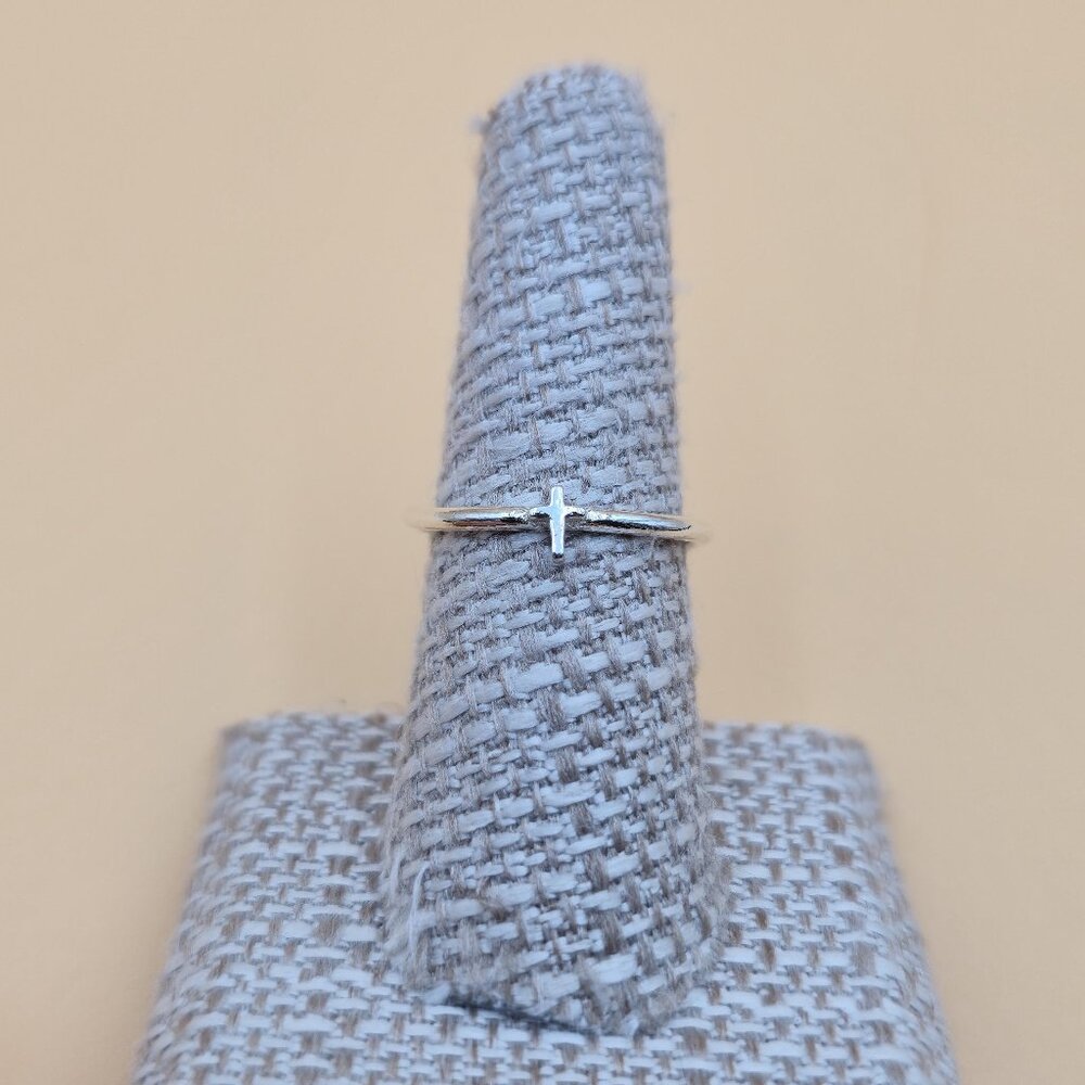 Size 7.25 Sterling Silver Tiny Cross Religious Band Ring A4932